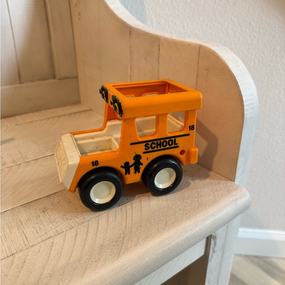 vintage 1987 Tonka yellow school bus toy
